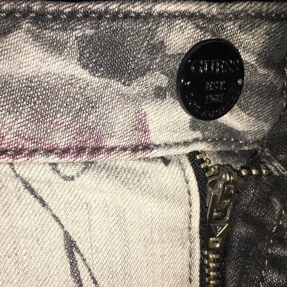 GUESS Brittney-Skinny Jeans Gray Faded Floral - Picture 4 of 12